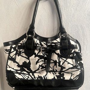 Kelly & Katie black & white purse